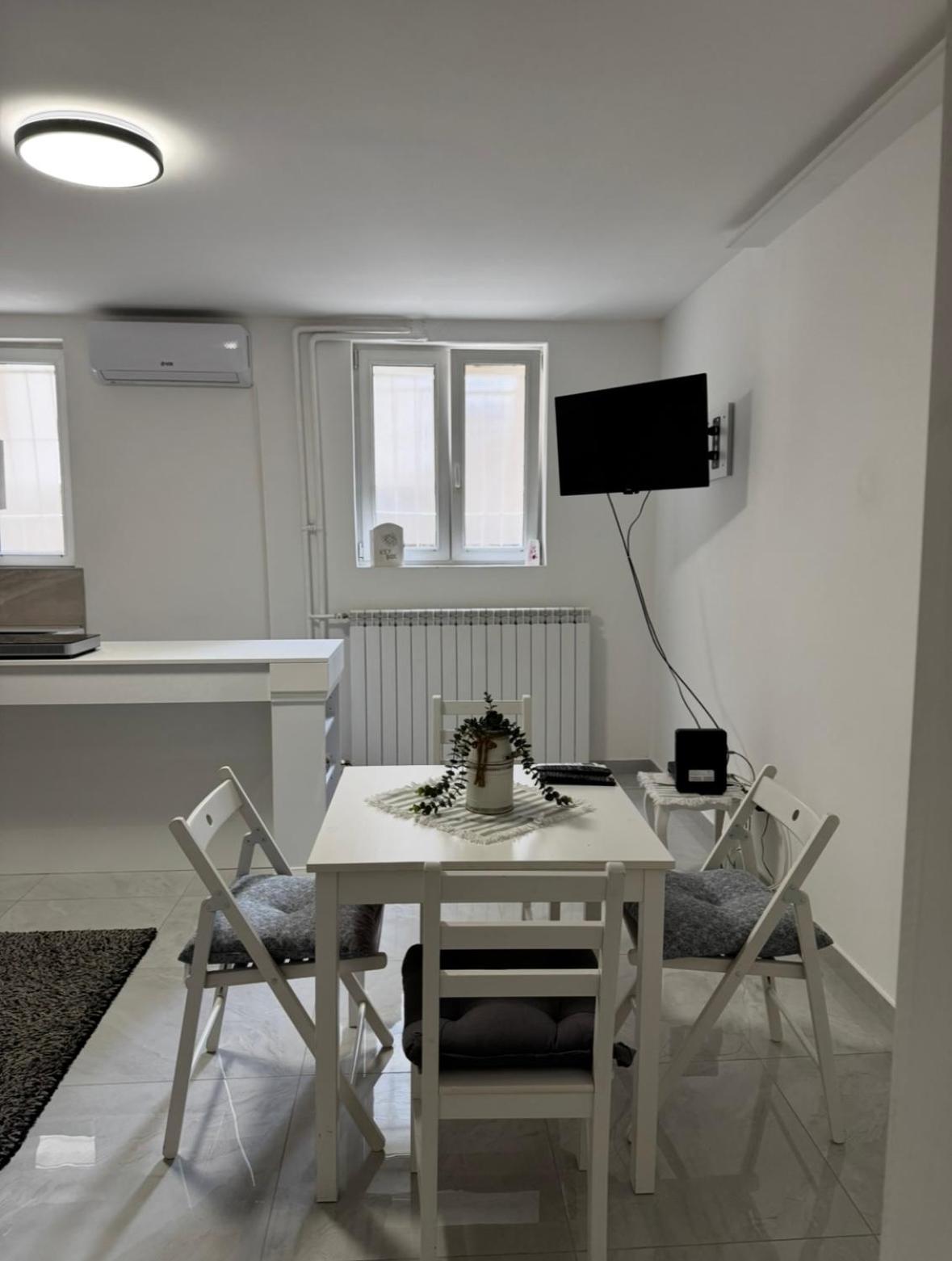 Alexandar13 Apartment Белград Екстериор снимка